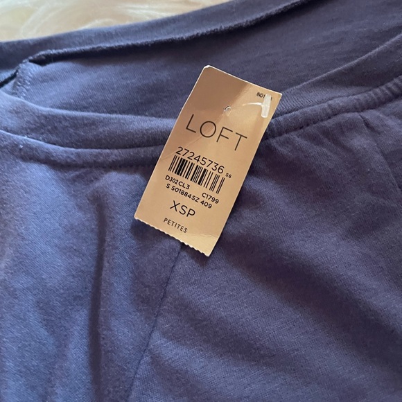 NWT LOFT Petite Mixed Media Split Back Top XSP - Picture 4 of 5